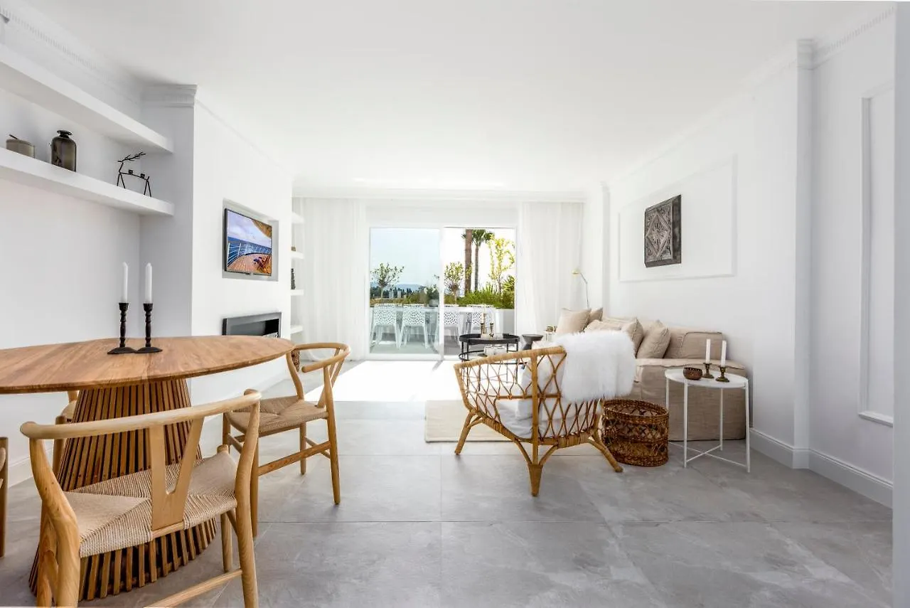 Bella Vista Puerto Banus Apartment With Sea Views Marbella