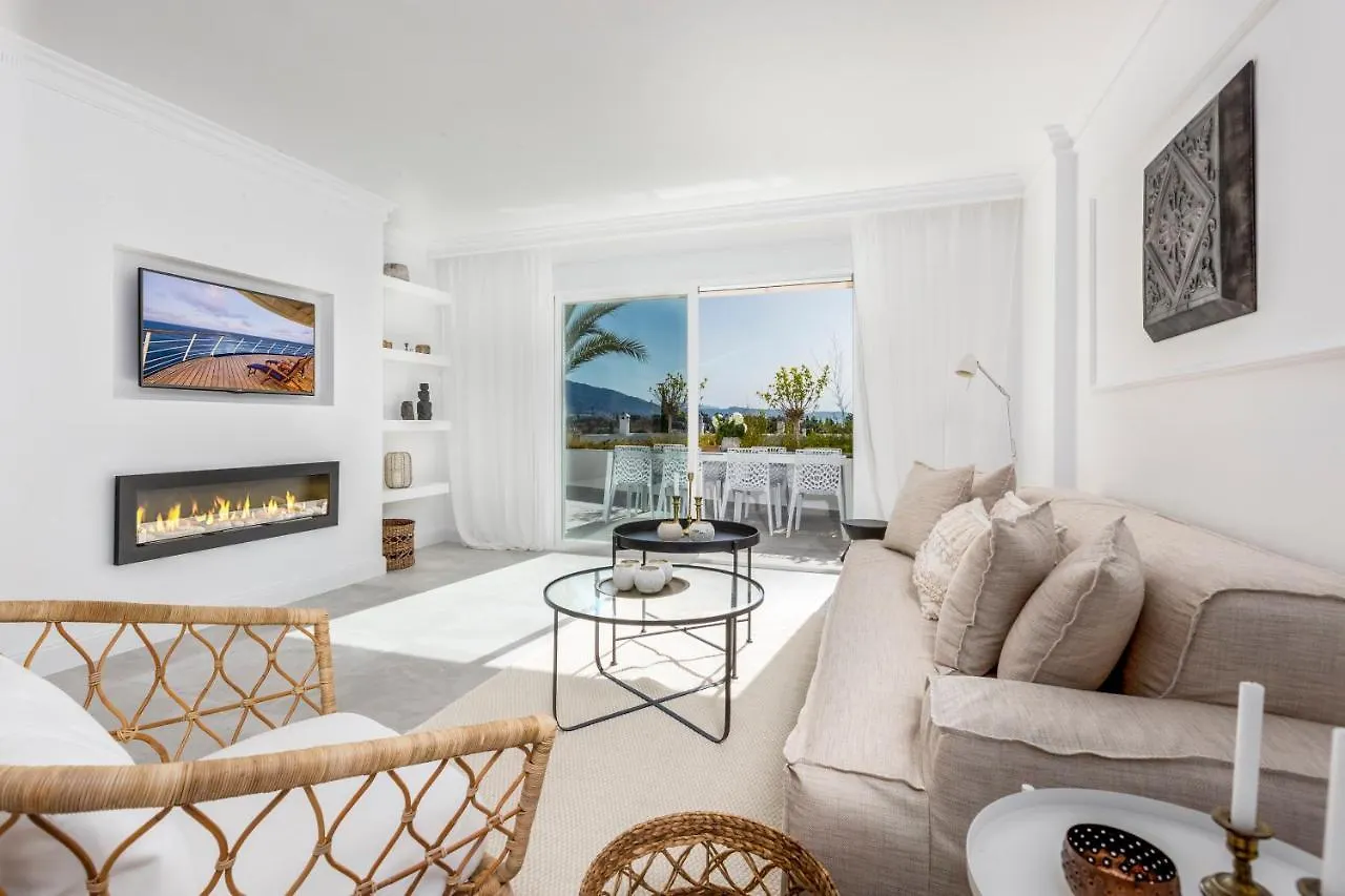 Bella Vista Puerto Banus Apartment With Sea Views Marbella