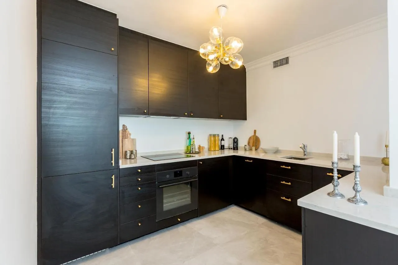 Bella Vista Puerto Banus Apartment With Sea Views Marbella