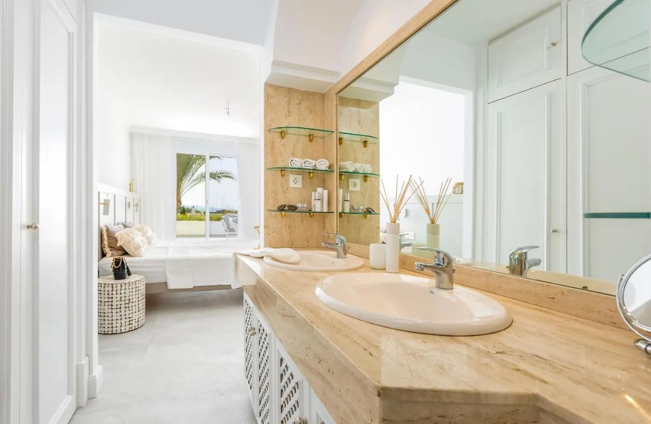 Bella Vista Puerto Banus Apartment With Sea Views Marbella