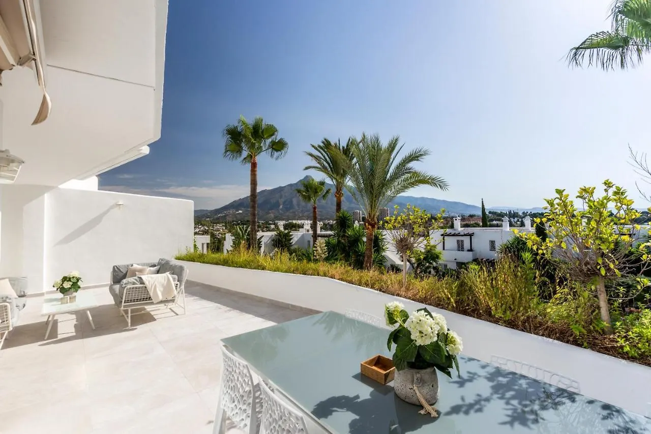 Bella Vista Puerto Banus Apartment With Sea Views Marbella
